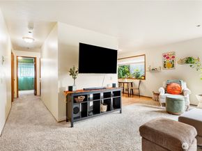 2619 Rucker Avenue 2, Everett WA 98201