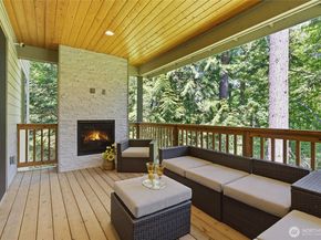 12048 SE May Creek Park Drive, Newcastle WA 98056