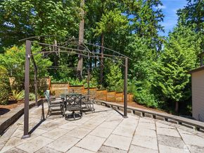 12048 SE May Creek Park Drive, Newcastle WA 98056