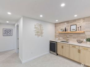 8216 Interlake Avenue N, Seattle WA 98103