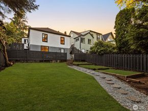 8216 Interlake Avenue N, Seattle WA 98103