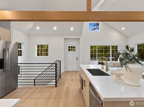 8216 Interlake Avenue N, Seattle WA 98103