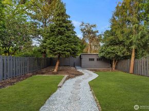 8216 Interlake Avenue N, Seattle WA 98103
