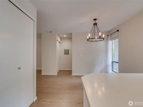 10819 NE 37th Place 224, Bellevue WA 98004