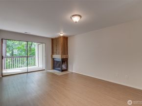 10819 NE 37th Place 224, Bellevue WA 98004