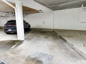 10819 NE 37th Place 224, Bellevue WA 98004