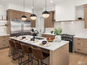 416 155th Avenue SE, Bellevue WA 98007