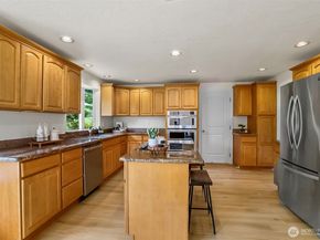 6164 NE 192nd Street, Kenmore WA 98028