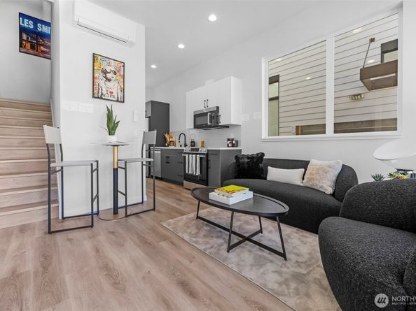 6722 Corson Avenue S B, Seattle WA 98108