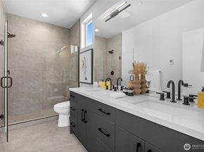 6722 Corson Avenue S B, Seattle WA 98108