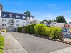 11920 98th Avenue NE 211, Kirkland WA 98034