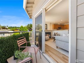 11920 98th Avenue NE 211, Kirkland WA 98034