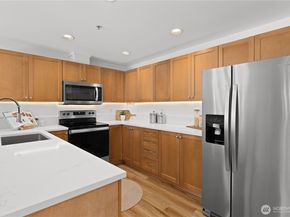 11920 98th Avenue NE 211, Kirkland WA 98034