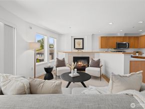 11920 98th Avenue NE 211, Kirkland WA 98034
