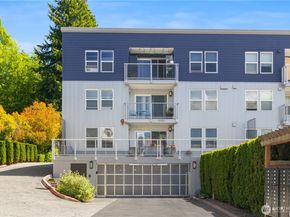 11920 98th Avenue NE 211, Kirkland WA 98034