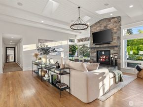 6006 128th Avenue NE, Kirkland WA 98033