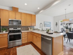 10909 Avondale Road NE T177, Redmond WA 98052