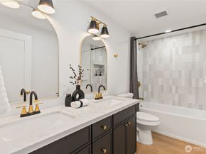 7435 S 118th Place, Seattle WA 98178