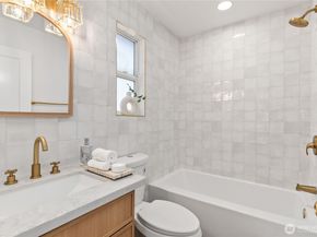 7435 S 118th Place, Seattle WA 98178