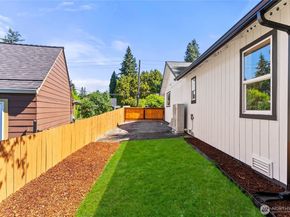 7435 S 118th Place, Seattle WA 98178