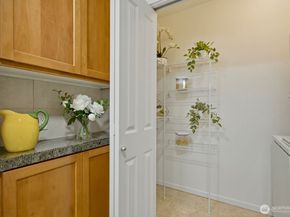 2901 NE Blakeley St 522, Seattle WA 98105