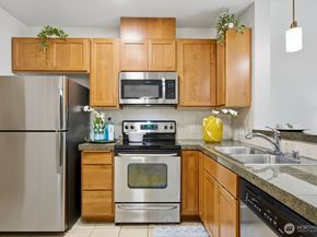2901 NE Blakeley St 522, Seattle WA 98105