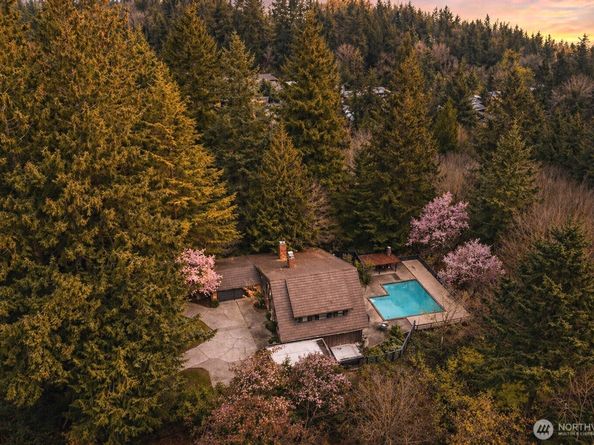 16521 NE 1st Place, Bellevue WA 98008