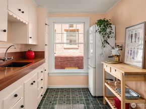 214 13th Avenue E 3, Seattle WA 98102