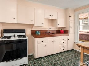 214 13th Avenue E 3, Seattle WA 98102