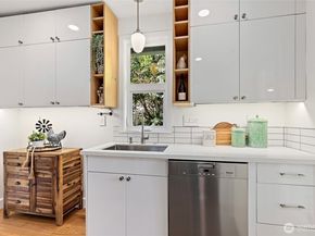 4048 37th Avenue S, Seattle WA 98118