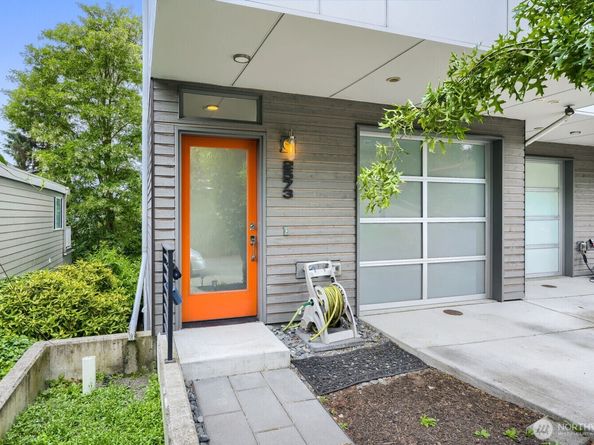 2573 13th Avenue W, Seattle WA 98119