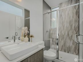 2573 13th Avenue W, Seattle WA 98119