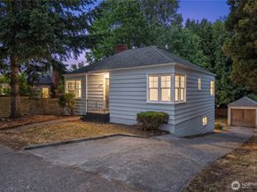 9336 35th Avenue NE, Seattle WA 98115
