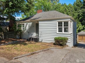 9336 35th Avenue NE, Seattle WA 98115