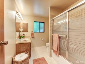 12826 NE 184th Court, Bothell WA 98011