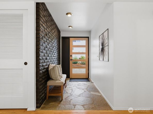 1003 111th Place SE, Bellevue WA 98004