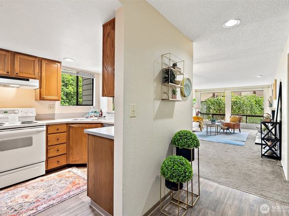 15123 Sunwood Boulevard GG21, Tukwila WA 98188