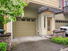 81 Sky Ridge Road NW 702, Issaquah WA 98027
