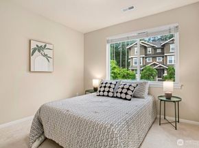 81 Sky Ridge Road NW 702, Issaquah WA 98027