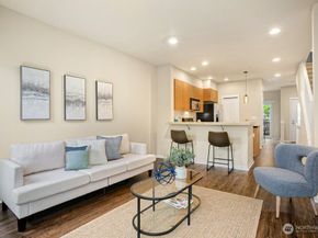 81 Sky Ridge Road NW 702, Issaquah WA 98027