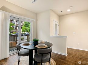 81 Sky Ridge Road NW 702, Issaquah WA 98027