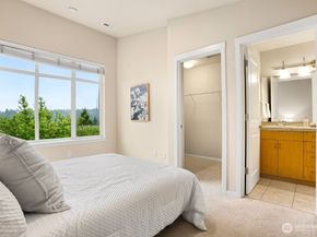81 Sky Ridge Road NW 702, Issaquah WA 98027