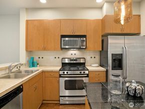 81 Sky Ridge Road NW 702, Issaquah WA 98027