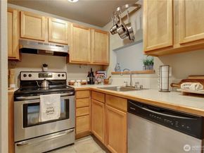 1126 N 198th Street B302, Shoreline WA 98133