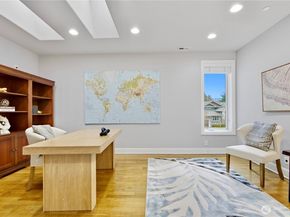 2 Crescent Key SE, Bellevue WA 98006