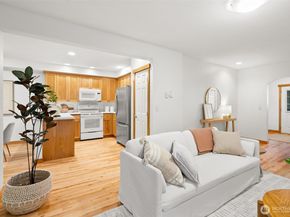 1328 Stonecress Lane NE, Bainbridge Island WA 98110