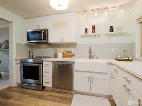 322 N 134th Street 104, Seattle WA 98133