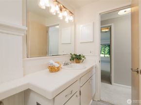 322 N 134th Street 104, Seattle WA 98133