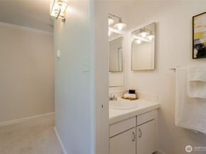 322 N 134th Street 104, Seattle WA 98133