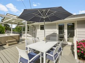 10417 76th Avenue S, Seattle WA 98178